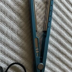 BaByliss Pro 1 1/2” Nano Titanium Straightener
